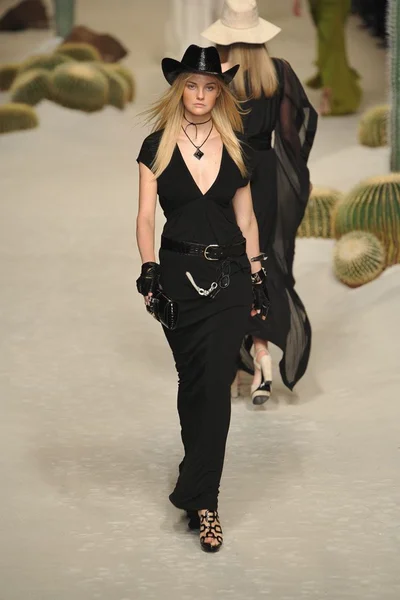 Look 48